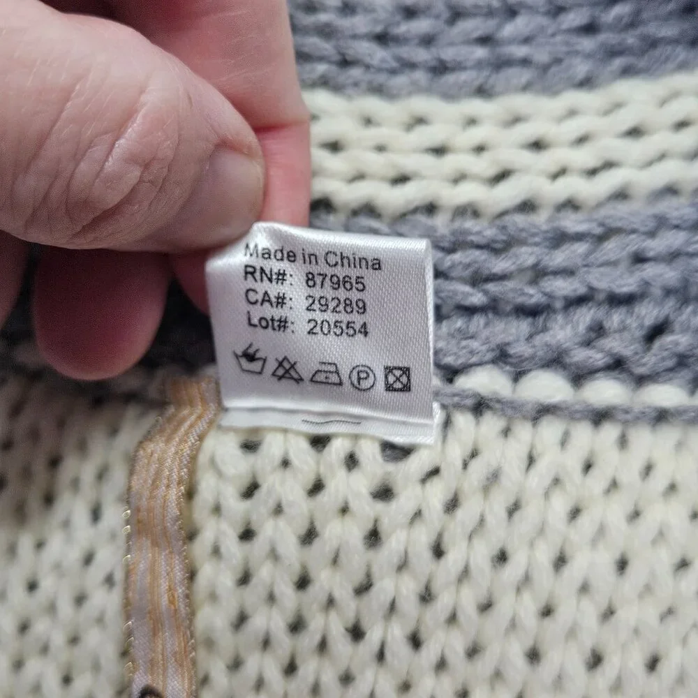 Elan Gray Cream Star Pattern Acrylic Knit Vest Big Safety Pin Clip 4th of July O